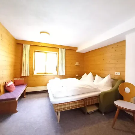 Haus Schoenjochl By Chatel Reizen Pensjonat Fiss